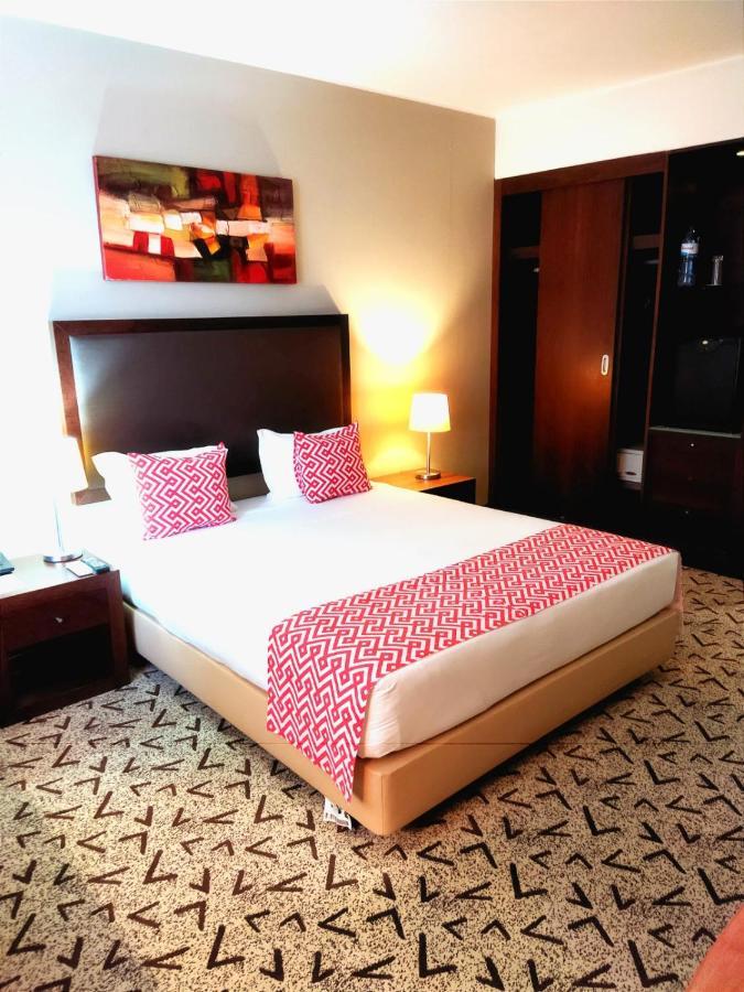 Skyna Hotel Luanda Exterior photo