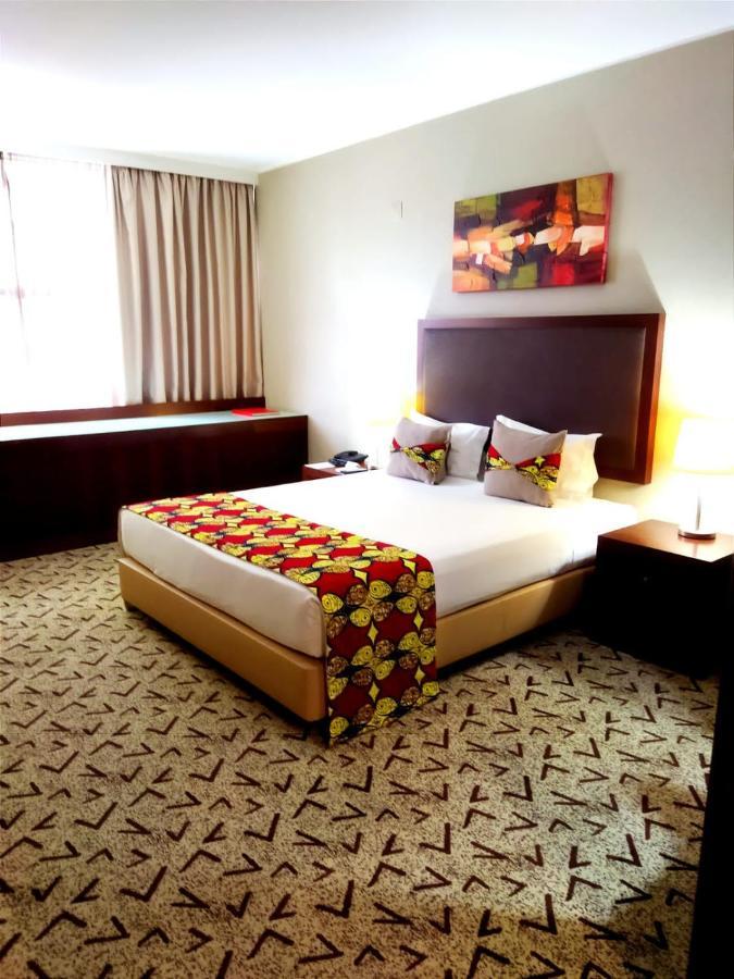 Skyna Hotel Luanda Exterior photo