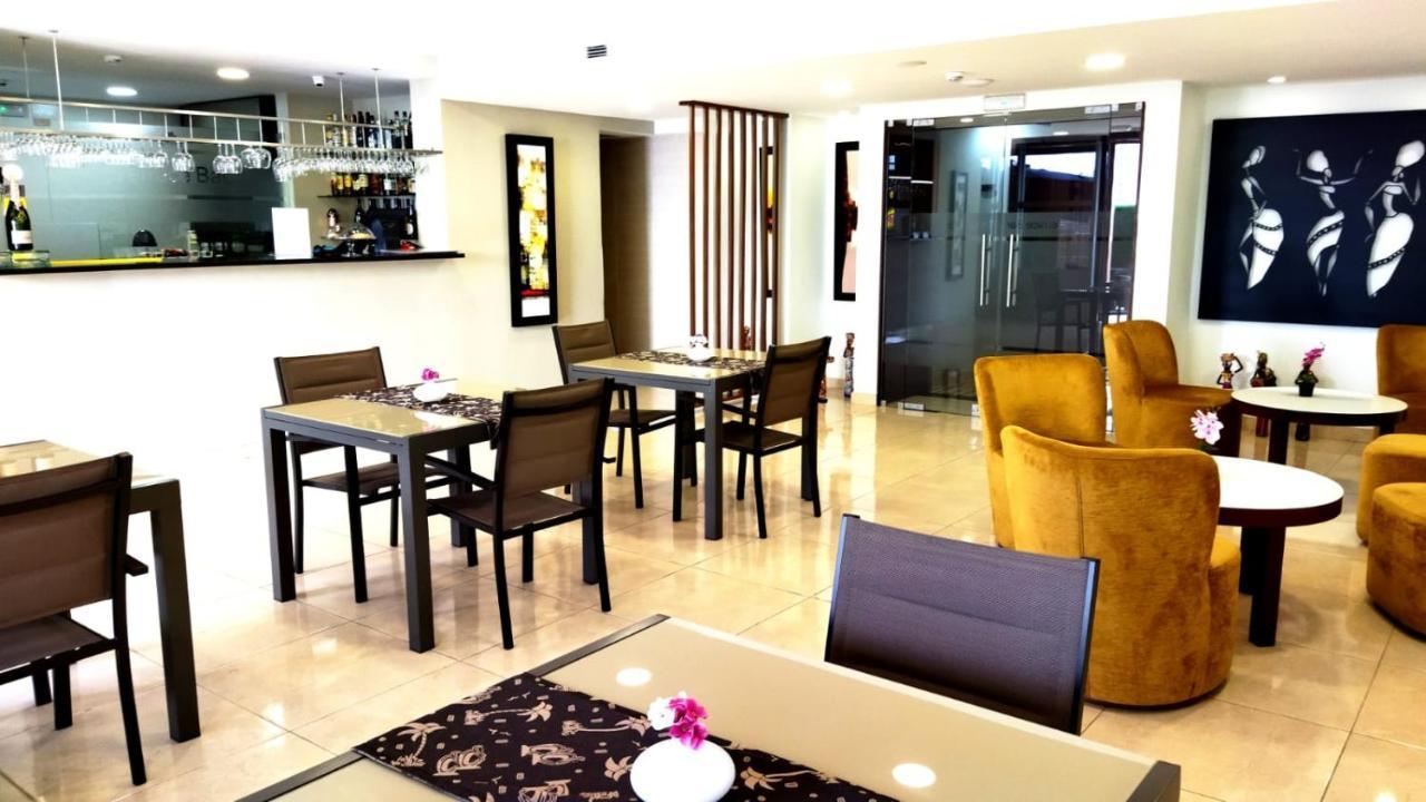 Skyna Hotel Luanda Exterior photo