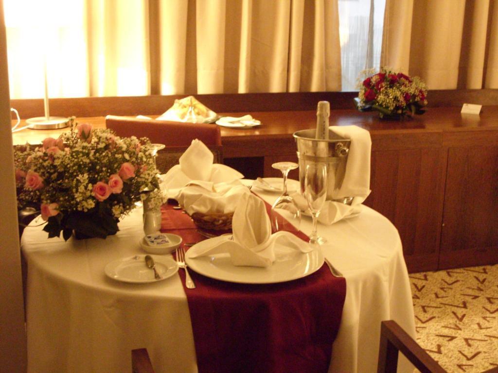 Skyna Hotel Luanda Exterior photo